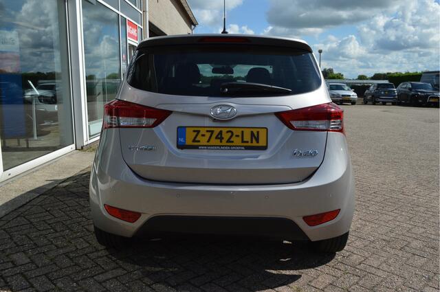 Hyundai IX20 1.6i Premium Automaat | Navi | Cruise C. | Parkeercamera voor + achter