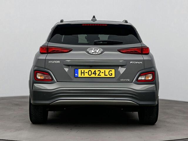 Hyundai Kona EV Premium 64 kWh Navigatie | Climate Controle | electrische verstelbare stoelen met verwarmt en koeling |
