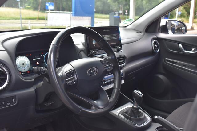 Hyundai Kona 1.0 T-GDI Premium Pack | Stuur/Stoelverwarming | Trekhaak | Navigatie | 100% Hyundai Onderhouden | 12 mnd BOVAG garantie Whatsapp 06-53188999