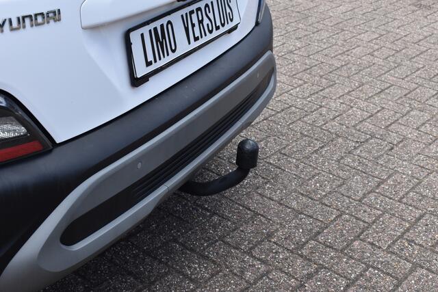 Hyundai Kona 1.0 T-GDI Premium Pack | Stuur/Stoelverwarming | Trekhaak | Navigatie | 100% Hyundai Onderhouden | 12 mnd BOVAG garantie Whatsapp 06-53188999