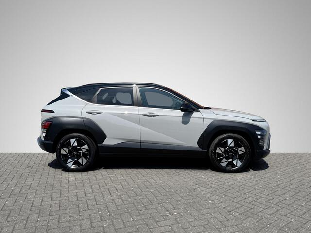 Hyundai Kona 1.6 GDI HEV Premium | Two-Tone Lakkleur | Stoelverwarming + -Ventilatie | 360° Camera | Leder | Navigatie | Apple Carplay/Android Auto | Geheugenstoel | Rijklaarprijs!