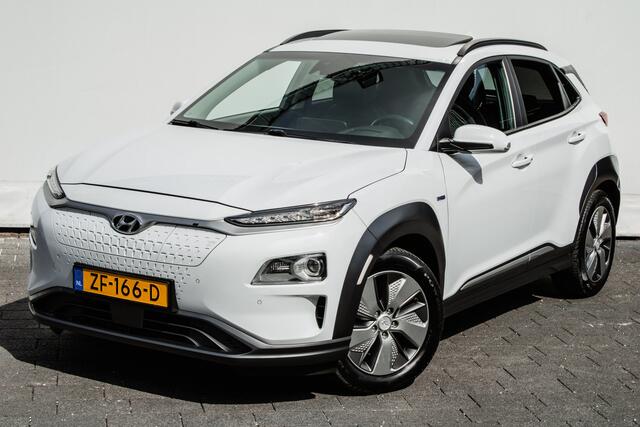 Hyundai Kona EV Premium 64 kWh Schuifdak/ Leer/ Stuur-stoelverwarming/ Carplay/ Camera/ Navigatie/ Full led
