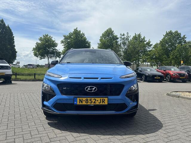 Hyundai Kona 1.0 T-GDI N Line | Navigatie Full-Map | Stoelverwarming + Ventilatie | Digitaal Instrumentenpaneel | Apple Carplay/Android Auto | Leder/Alcantara | LED Koplampen | Rijklaarprijs!