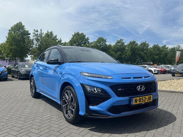 Hyundai Kona 1.0 T-GDI N Line | Navigatie Full-Map | Stoelverwarming + Ventilatie | Digitaal Instrumentenpaneel | Apple Carplay/Android Auto | Leder/Alcantara | LED Koplampen | Rijklaarprijs!