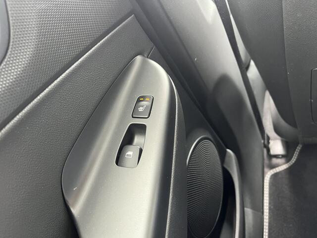 Hyundai Kona EV Premium Sky 64 kWh Automaat / Dealer onderhouden /Apple Carplay/Android Auto/ elektrisch glazen schuif-/kanteldak/ achterbank verwarmd/