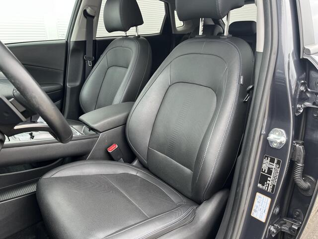 Hyundai Kona EV Premium Sky 64 kWh Automaat / Dealer onderhouden /Apple Carplay/Android Auto/ elektrisch glazen schuif-/kanteldak/ achterbank verwarmd/