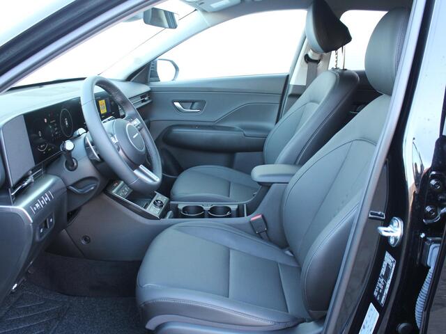 Hyundai Kona 1.6 GDI HEV Premium / Stoelverwarming & Verkoeling / Navigatie + Apple Carplay/Android Auto / Cruise Control Adaptief / Bose / Lederen Bekleding / Trekhaak