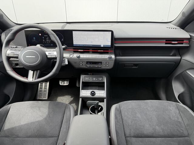 Hyundai Kona Electric N Line 65.4 kWh / Dynamische Routeplanner / Climate Control / Adaptive Cruise Control / 360 Camera / Stoel- & Stuurverwarming / Stoelverkoeling / Snel Leverbaar! /