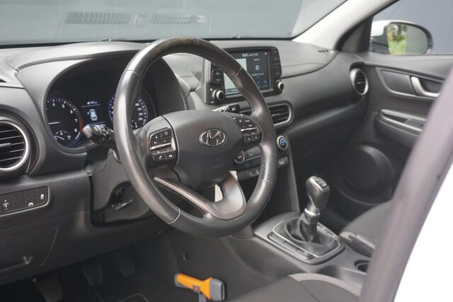 Hyundai Kona 1.0T Essence | Origineel NL | Camera | Krell Sound | Trekhaak | Cruise Control | Navigatie |