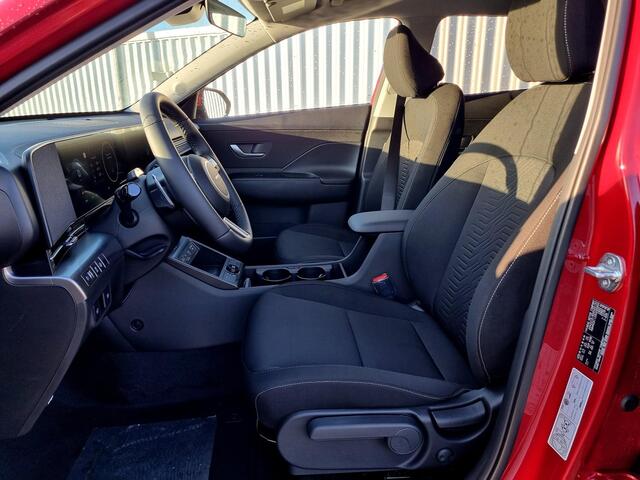 Hyundai Kona 1.6 GDI HEV Comfort Smart / ¤ 2000,- Voordeel Op Nieuwprijs / Rijklaarprijs / Direct Leverbaar / Navigatie / 18" LMV / Adaptieve Cruise Control / Parkeersensoren voor en achter /