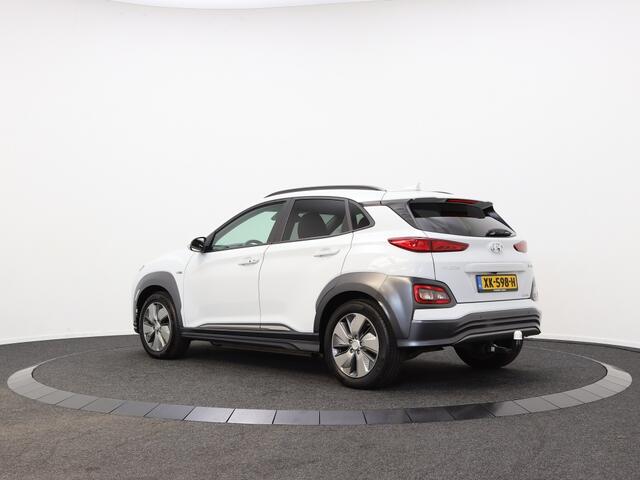 Hyundai Kona EV Premium 64 kWh | Afn. Trekhaak | Navigatie |