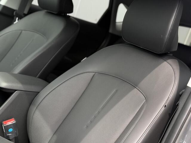 Hyundai Kona Electric Premium 65.4 kWh / Leder / Climate Control / Adaptive Cruise Control / 360 Camera / Stoel- & Stuurverwarming / Stoelverkoeling / navigatie /