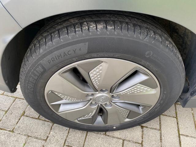 Hyundai Kona EV FASHION 64 KWH