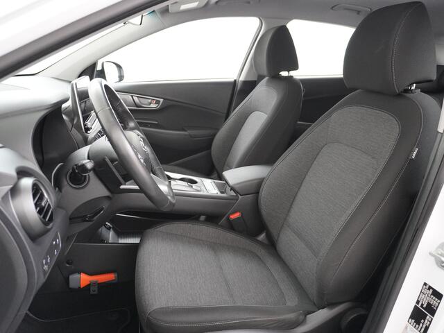 Hyundai Kona EV Comfort 64kWh Warmtepomp Navi Ecc Camera Adaptieve Cruise Control Pdc DAB Apple Carplay Android Auto Led Premium Krell® Audio Keyless Resterende garantie op de hoogspanning accu 4 jaar of tot 160.000km
