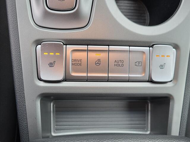 Hyundai Kona EV Fashion 64 kWh / 3 fase Laden / CCS laden / Dealer onderhouden / Krell Audio / Camera / Navigatie / Stuur-, en voorstoelverwarming / Android Auto / Apple Carplay / Headup Display