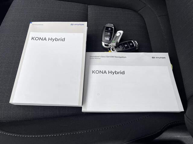 Hyundai Kona 1.6 GDI HEV Fashion Automaat / 1.300 kg trekgewicht / Dealer onderhouden / CC / Stuur- en stoelverwarming / Navigatie / Achteruitrijcamera / Apple Carplay Android / 18" LM wielen /