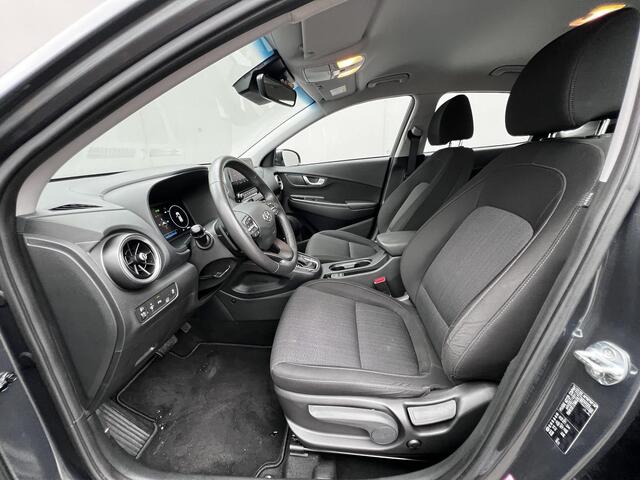 Hyundai Kona 1.6 GDI HEV Fashion Automaat / 1.300 kg trekgewicht / Dealer onderhouden / CC / Stuur- en stoelverwarming / Navigatie / Achteruitrijcamera / Apple Carplay Android / 18" LM wielen /
