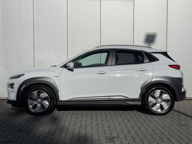 Hyundai Kona EV Premium 64 kWh / 3 fase / 1e eig / Dealer onderhouden / Lederen bekleding / Fietsdrager montagebeugel /