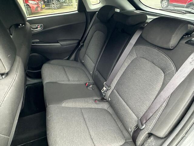 Hyundai Kona EV Fashion 64 kWh | 3e Fase | SOH 98% | Warmte pomp | Climate Control | Navi || occasion