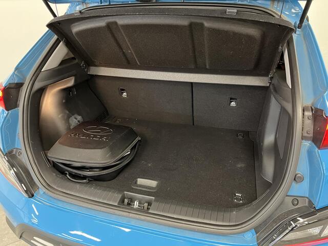 Hyundai Kona EV Premium 64 kWh | elektrische stoelen | dodehoek detectie | adaptive cruise control