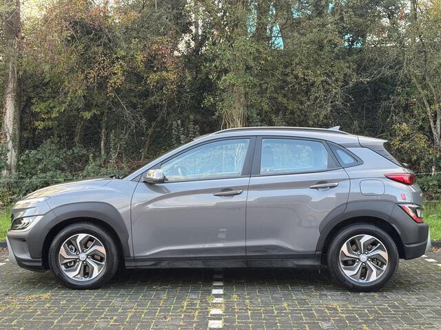 Hyundai Kona 1.6 GDI HEV Automaat Comfort Smart | Lage kmstand | Achteruitrijcamera & sensoren | Draadloze Apple Carplay/Android Auto | lichtmetalen velgen 16" |