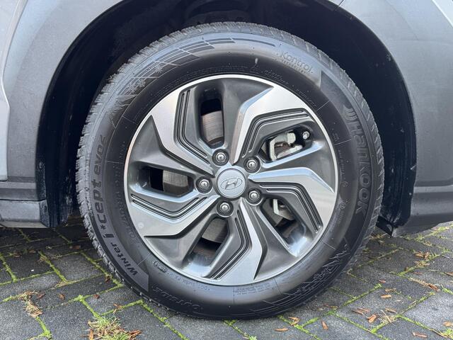 Hyundai Kona 1.6 GDI HEV Automaat Comfort Smart | Lage kmstand | Achteruitrijcamera & sensoren | Draadloze Apple Carplay/Android Auto | lichtmetalen velgen 16" |