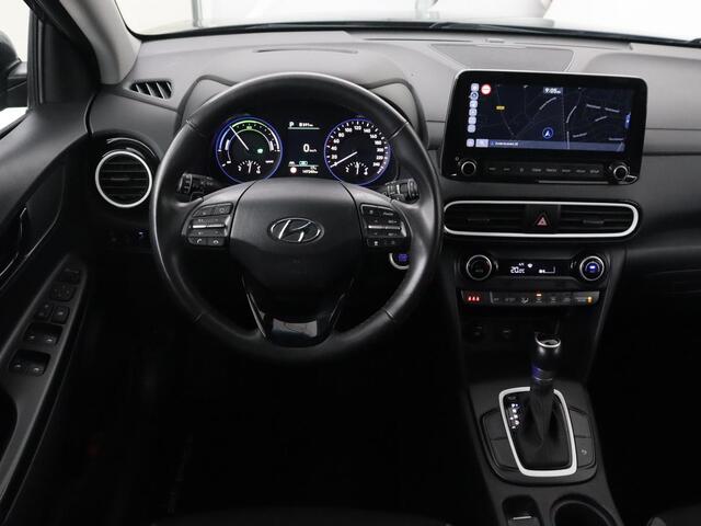 Hyundai Kona 1.6 GDI HEV Fashion Sky | Schuifdak | Adaptive cruise | Carplay | Camera | Head-Up | Keyless | Navigatie | Climate control | Bluetooth