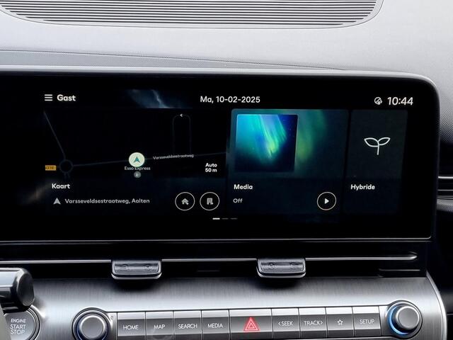 Hyundai Kona 1.6 GDI HEV Premium / Modeljaar 2026 / 3000 Korting / Stoelverkoeling / Stuurverwarming / Stoelverwarming Voor + Achter / Snel Leverbaar! /