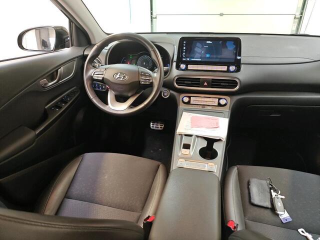 Hyundai Kona EV Fashion 64 kWh | Trekhaak | Navi | Carplay |