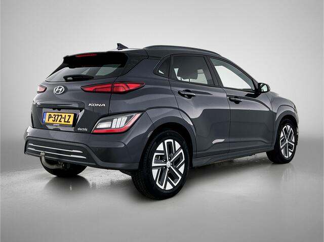 Hyundai Kona EV Premium 64 kWh | LEDER | Trekhaak | Camera | Head up Display | Stoelkoeling | Nederlandse Auto | NAP |