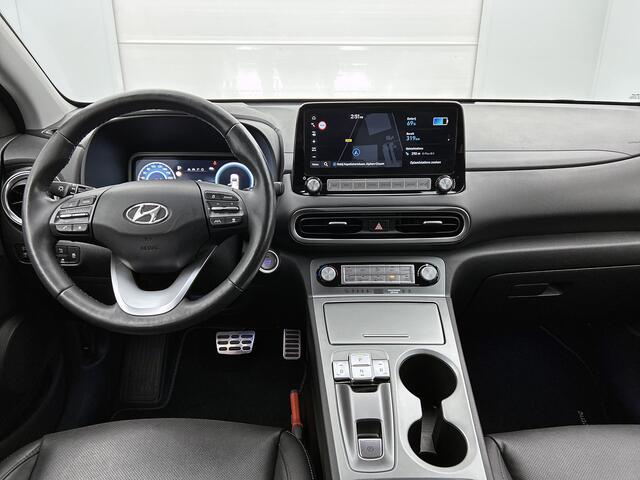Hyundai Kona EV Premium 64 kWh | LEDER | Trekhaak | Camera | Head up Display | Stoelkoeling | Nederlandse Auto | NAP |