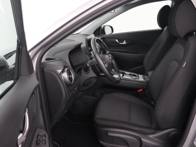 Hyundai Kona EV Fashion 64 kWh | Stoelverwarming | Head-Up | Camera | Carplay | Adaptive cruise | Navigatie | Keyless | Climate control