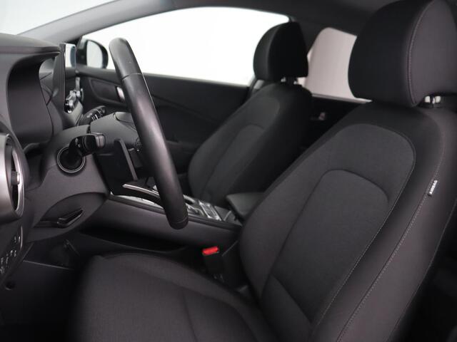 Hyundai Kona EV Fashion 64 kWh | Stoelverwarming | Head-Up | Camera | Carplay | Adaptive cruise | Navigatie | Keyless | Climate control