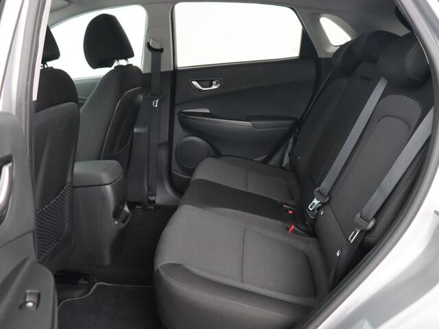 Hyundai Kona EV Fashion 64 kWh | Stoelverwarming | Head-Up | Camera | Carplay | Adaptive cruise | Navigatie | Keyless | Climate control