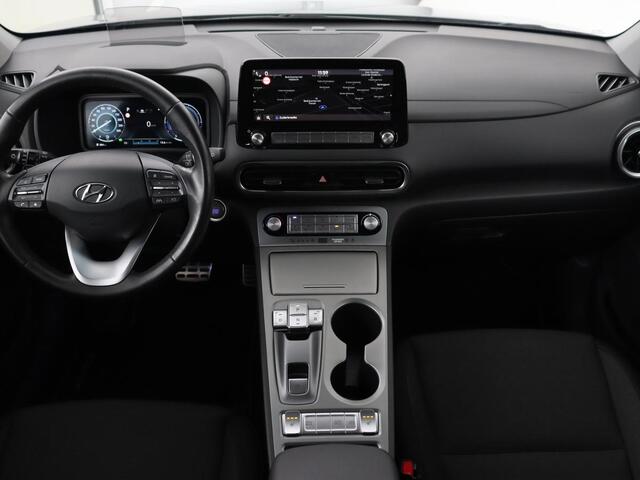 Hyundai Kona EV Fashion 64 kWh | Stoelverwarming | Head-Up | Camera | Carplay | Adaptive cruise | Navigatie | Keyless | Climate control