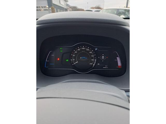 Hyundai Kona EV Premium 64 kWh