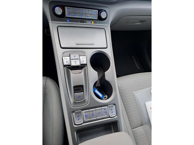 Hyundai Kona EV Premium 64 kWh