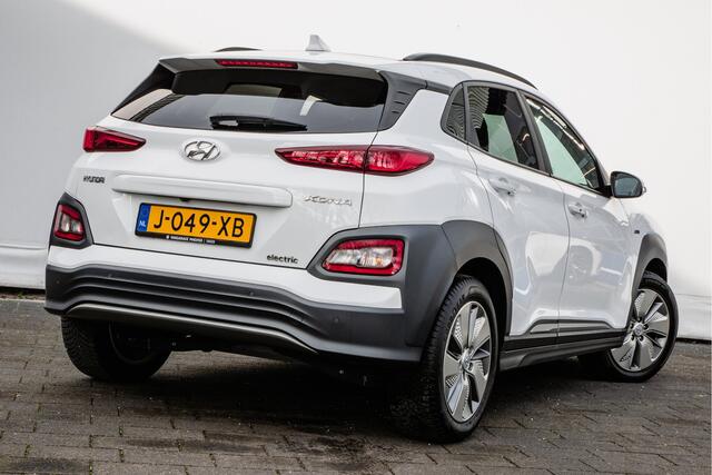 Hyundai Kona EV Fashion 64 kWh Navigatie/ Blindspot/ Camera/ Dab/ Adapt. cruise/ DAB+