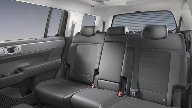 Hyundai SANTA FE 1.6 T-GDI HEV Premium Sky 7p. / ¤1500,- Voordeel / Direct Leverbaar / Direct Leverbaar / Elektrisch Schuif-/Kanteldak /