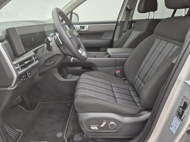 Hyundai SANTA FE 1.6 T-GDI PHEV Comfort Smart 4WD 7p. Automaat / 7 Persoons / Adaptief CC / Apple Carplay Android Auto / Stuur- en Stoelverwarming / Achteruitrijcamera / Elektrische achterklep / Keyless Entry/Start /