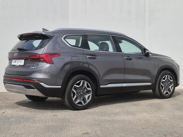 Hyundai SANTA FE 1.6 T-GDI PHEV Plug-in Premium Automaat / Apple Carplay Android Auto / Adaptief CC / Achteruitrijcamera / Stuur- Stoel en Achterbankverwarming / Elektrische achterklep / Trekgewicht 1350 / Climate control / kg /