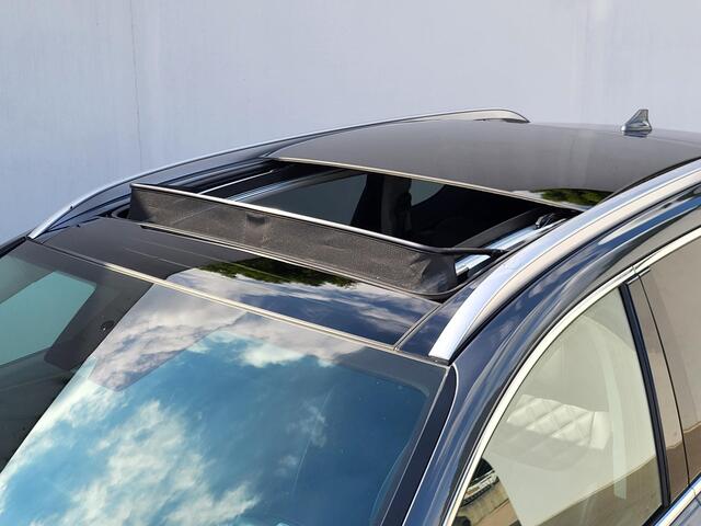 Hyundai SANTA FE 1.6 T-GDI PHEV Premium Sky Automaat / Dealer onderhouden / Afn. trekhaak 1.350 kg / Panoramadak / Navigatie / Lederen bekleding / Stuur-, voor- en achterstoelen verwarmd / 19" / Premium Audio / Apple Carplay / Android Auto