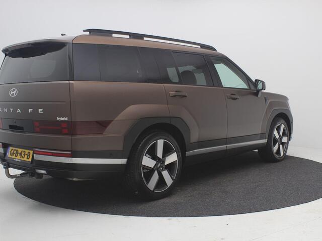 Hyundai SANTA FE 1.6 T-GDI HEV Premium 7-Persoons / Trekhaak Afneembaar / Leder / Stoelverkoeling & Verwarming / 360 Camera / Adaptive Cruise Control / HUD Display / NL Auto / Full Option