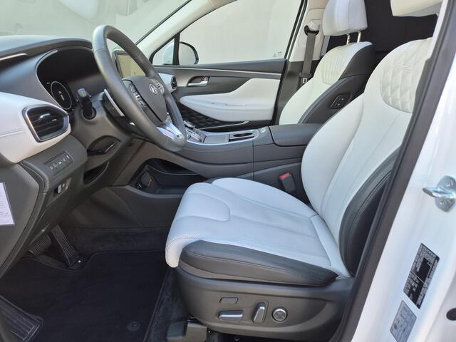 Hyundai SANTA FE 1.6 T-GDI HEV Premium Plus Sky 7p. Automaat / HUD / 7 Persoons / Allseason banden / Trekgewicht 1650 Kg / Stuur-, Stoel en Achterbankverwarming / Elektrische achterklep / Glazen schuif- en kanteldak / Stoelventilatie /