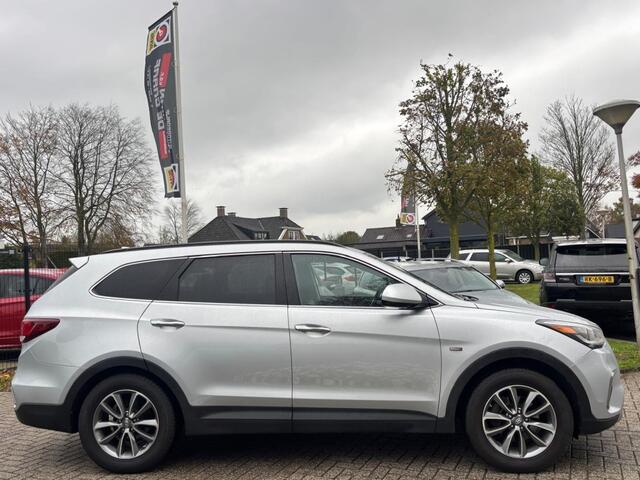 Hyundai SANTA FE 3.3 V6 2017 Benzine 7-Persoons Automaat Voyager Routan