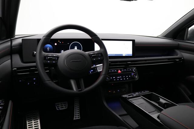 Hyundai TUCSON 1.6 T-GDI PHEV N Line Edition / Navigatie / Leer-Alcantara bekleding met rode stiksel / 19" LMV / Stoelverwarming voor / LED verlichting /
