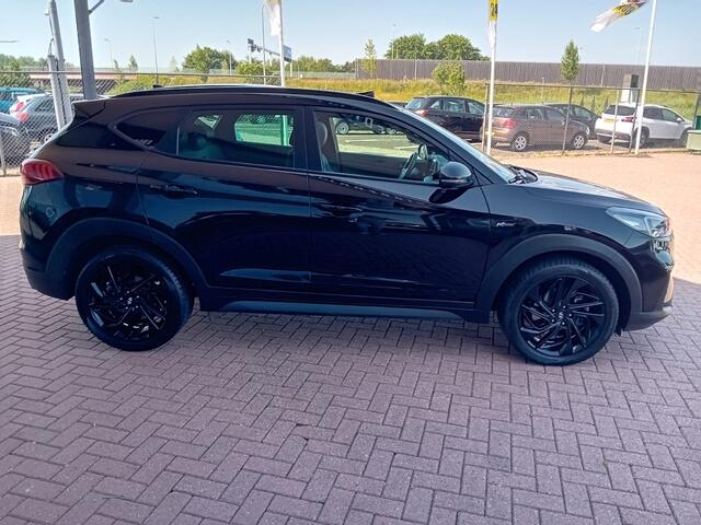 Hyundai TUCSON 1.6 T-GDI N-Line Automaat, Aico(automatisch), Panorama schuifdak, Carplay/Android auto, Cruise control adaptief, Dode hoek detector, Rijbaandetector, Elektronische achterklep, Keyless, Stuurwiel verwarmd, Stoelverwarming, etc,etc, Zeer mooie auto, Dealer 