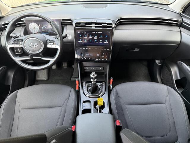 Hyundai TUCSON 1.6 T-GDI MHEV Comfort Smart / Eerste Eigenaar / Dealer Onderhouden / 1650Kg Trekgewicht / Stoel+Stuur Verwarming / Navigatie / Elektrische Achterklep