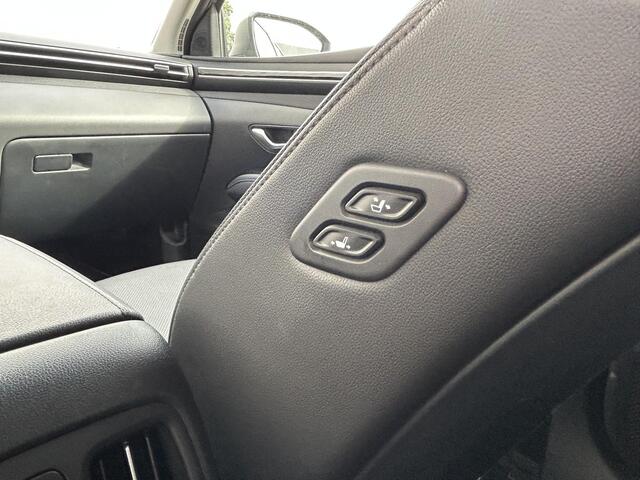 Hyundai TUCSON 1.6 T-GDI PHEV Premium 4WD / Trekhaak ( 1.350 KG ) / Lederen bekleding / Elektrische kofferbak / Elektrisch verstelbare stoelen / Stoelverwarming / Stoelverkoeling