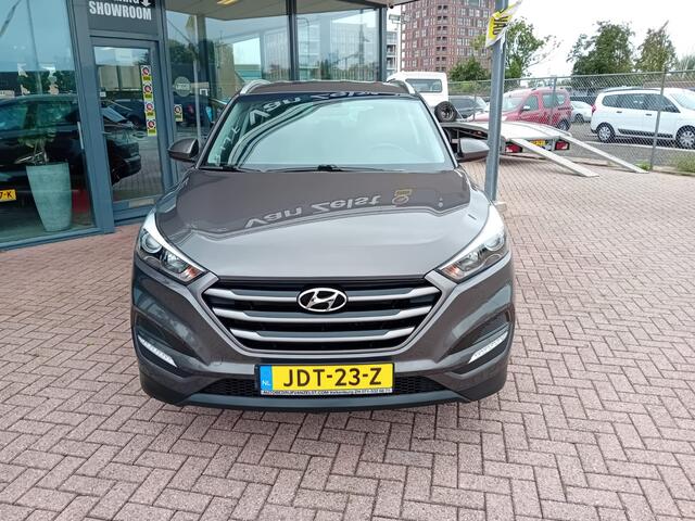 Hyundai TUCSON 1.6 GDi Comfort, Airco, Carplay/Android auto, Cruise control, Navigatie, Stoelverwarming, Camera, Parkeersensoren, Dimlicht automatisch, Elektrische ramen en spiegels, Centrale vergrendeling met AB, Nette auto, Dealer onderhouden, BOVAG